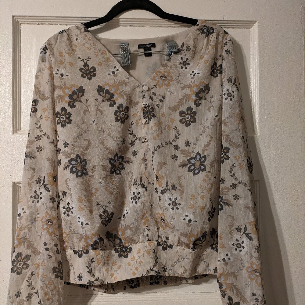 Ann Taylor Factor long sleeve beige print blouse, size Small